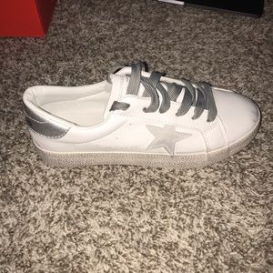 fake golden goose sneakers